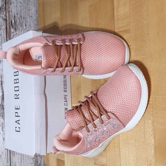 Cape Robbin Shoes Last One Cape Robbin Sneakers Poshmark